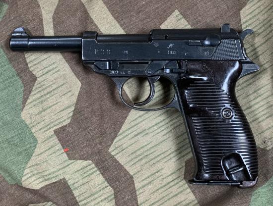 Deactivated WW2 German Walther P38