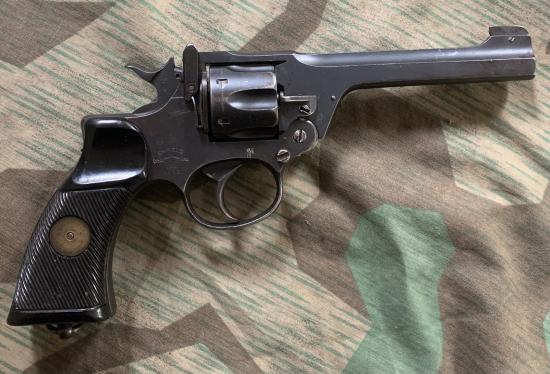 Deactivated Enfield No1 Mk2 Revolver dated 1932