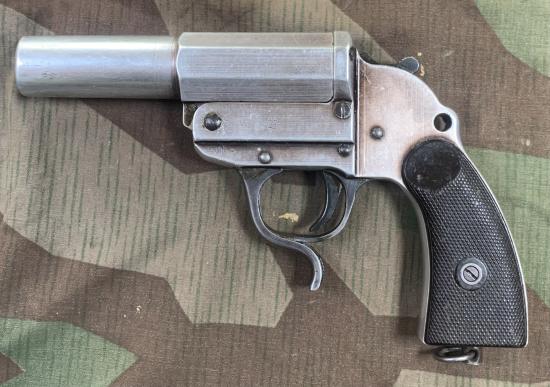 Deactivated WW2 German Alloy Flare Pistol
