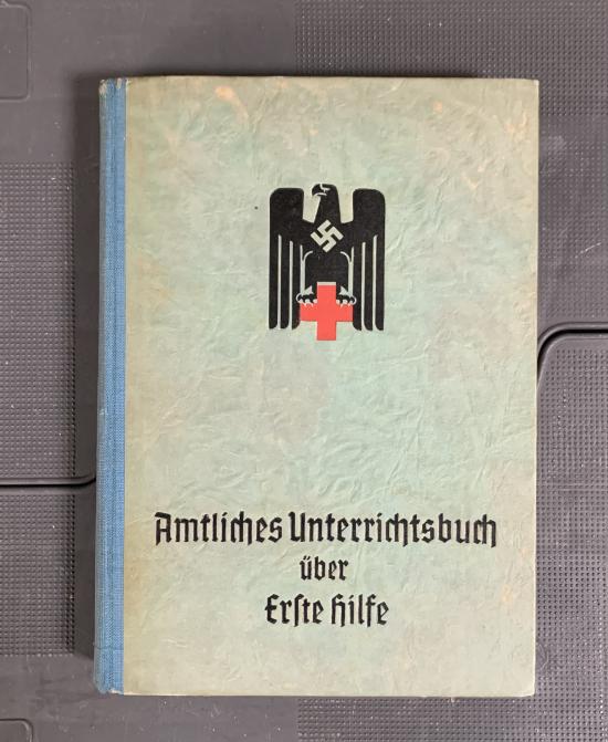 WW2 German First Aid Book