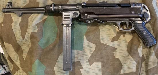 Deactivated WWII German 1940 dated MP40