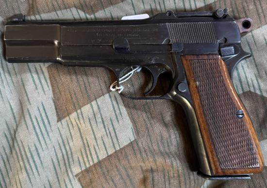Deactivated WW2 German Browning Hi-Power
