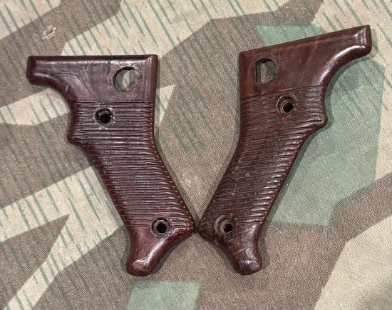 WW2 German MG42 Brown Bakelite Grip Set