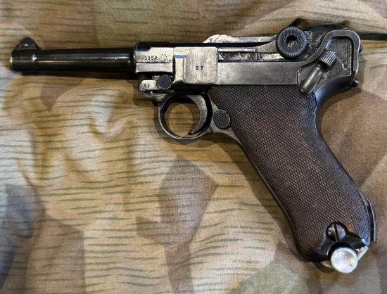 Deactivated WW2 German P.08 Luger Pistol