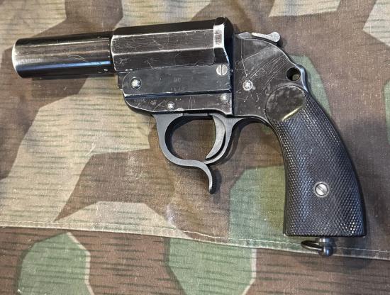 Deactivated WW2 German LP34 Flare Pistol