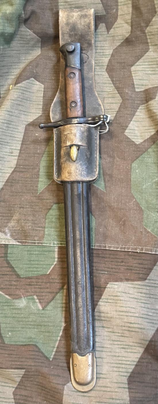 WW2 Italian Carcano Bayonet with frog