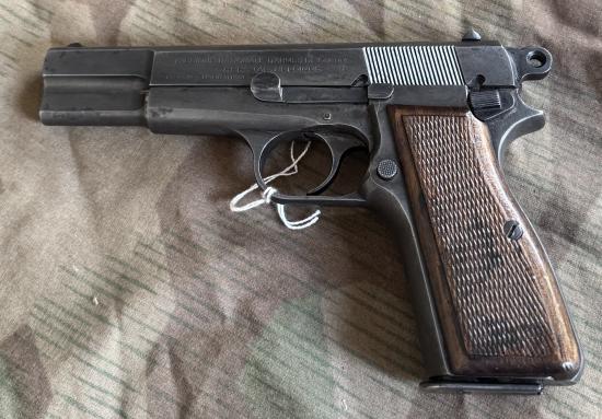 Deactivated WW2 German Browning Hi power pistol