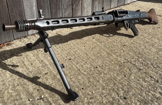 Deactivated WW2 German MG42 Machine Gun