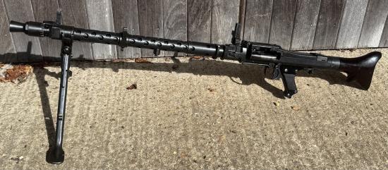 Deactivated WW2 German S/243 MG34